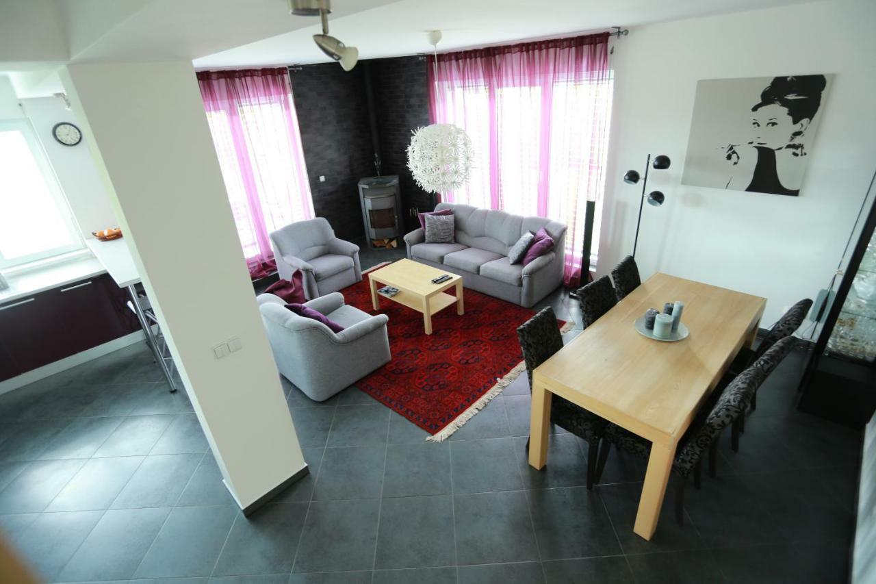 Sentis Hotel Uzhhorod Exterior photo